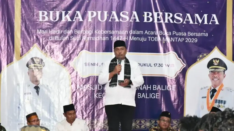 Bupati-Toba-Hadiri-Buka-Puasa-Bersama