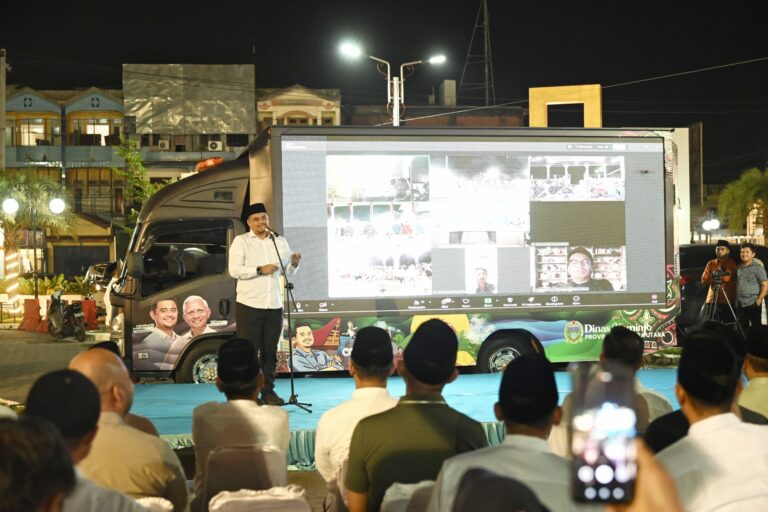 Gubsu_P.Sidempuan_Luncurkan-Layanan-Internet-Gratis-8-Kota-di-Sumut-3-.jpg
