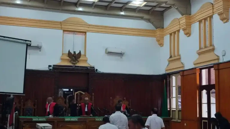SidanglanjutanperkaradugaankorupsipenjualanasetPTPN