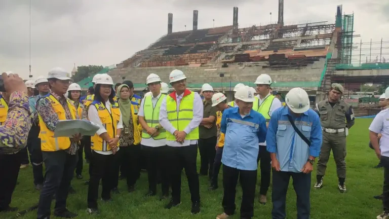 Tinjau-Renovasi-Stadion-Teladan-Wakil-Menteri-Pekerjaan-Umum