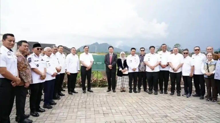LuhutmemimpinrapatpengembanganpertanianberbasisAI