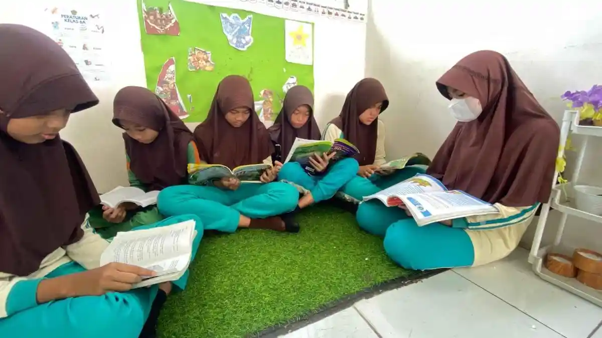 Ciptakan ‘Rumah Kecil Pecinta Buku’, MIN 1 Dairi Hadirkan Sudut Literasi Kreatif di Ruang Kelas