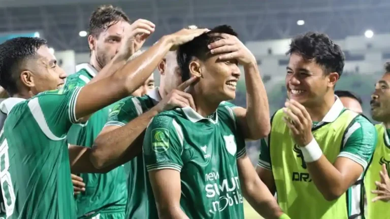 Selebrasi-pesepakbola-PSMS-Medan-seusai-mencetak-gol-ke-gawang-Adhyaksa-FC