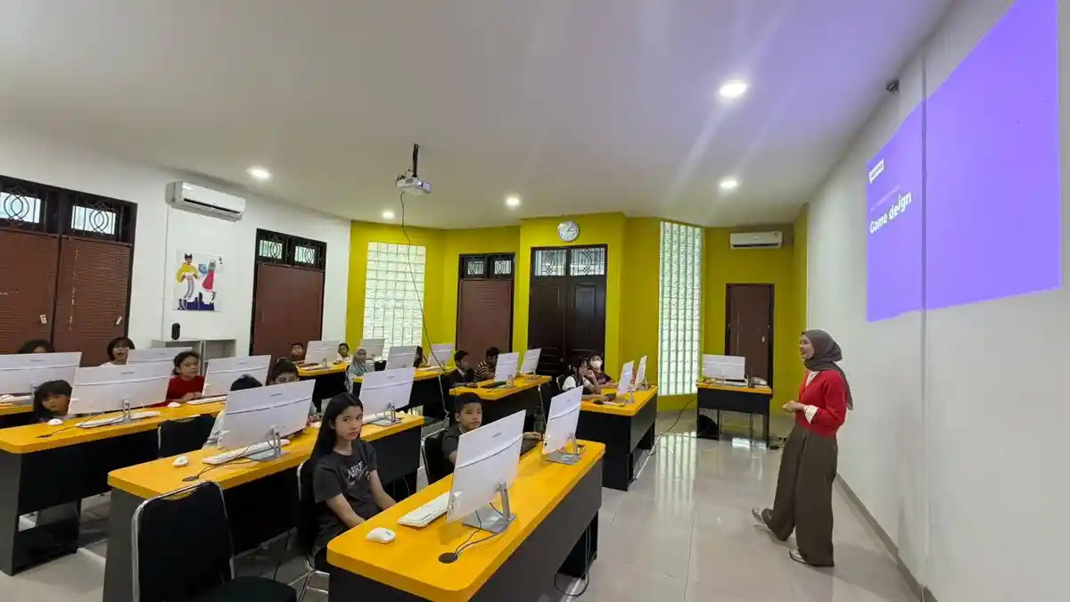 BIMBINGAN-BELAJAR-Suasana-kelas-saat-siswa-tengah