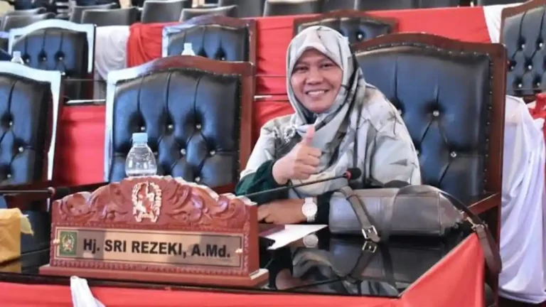Sri-Rezeki-kader-Partai-Keadilan-Sejahtera-PKS-jadi-sosok-perempuan