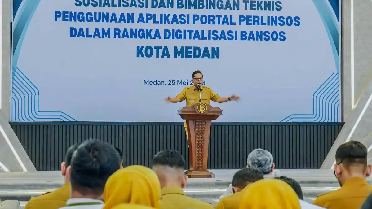 Wali-Kota-Medan-Rico-Waas-saat-membuka