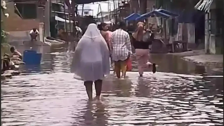 SuasanawargakawasanBe...ngrobyangnaikkejalan11