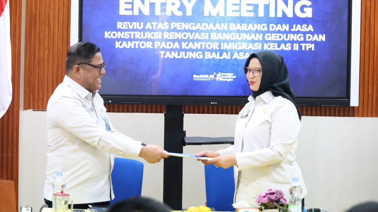 6a50351543847-kepala-kanwil-ditjen-imigrasi-sumut-parlindungan-dan-plt-inspektur-jenderal-kementerian-imipas-ri-ika-yusanti_medan
